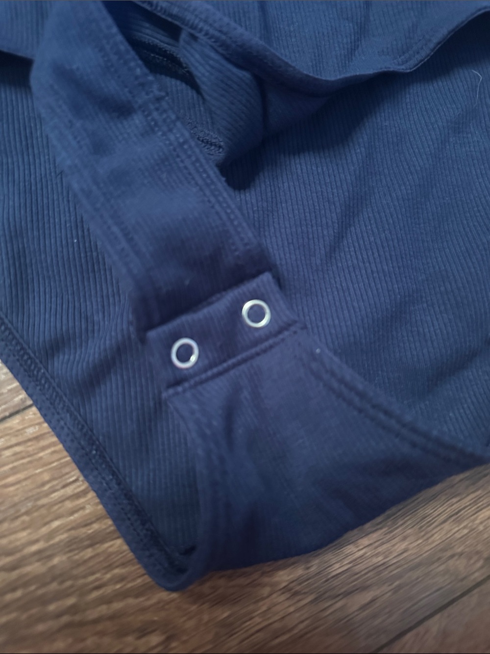 Polo Ralph Lauren Body Suit. Medium - Picture 4 of 8